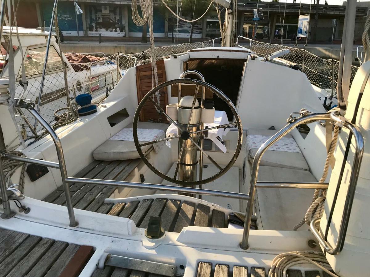 סנט אדריה דה בסוס Sleep & Boats Barcelona City מראה חיצוני תמונה