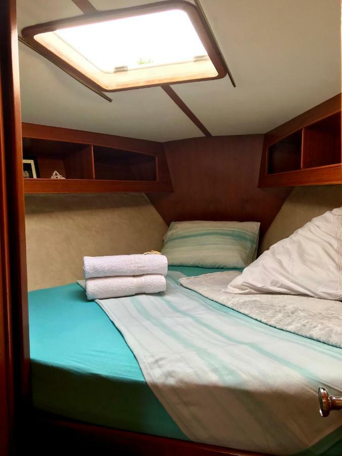 סנט אדריה דה בסוס Sleep & Boats Barcelona City מראה חיצוני תמונה