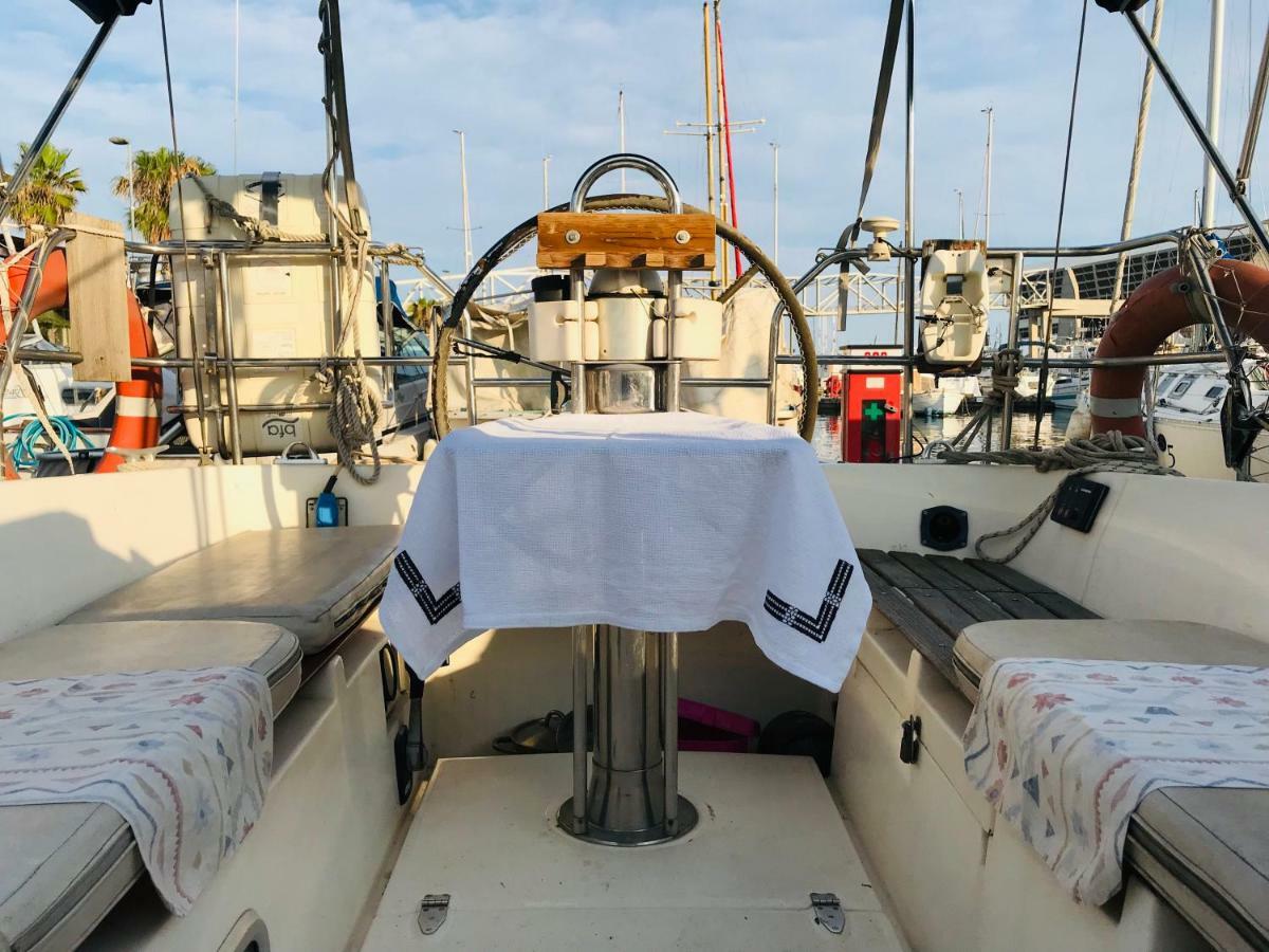 סנט אדריה דה בסוס Sleep & Boats Barcelona City מראה חיצוני תמונה