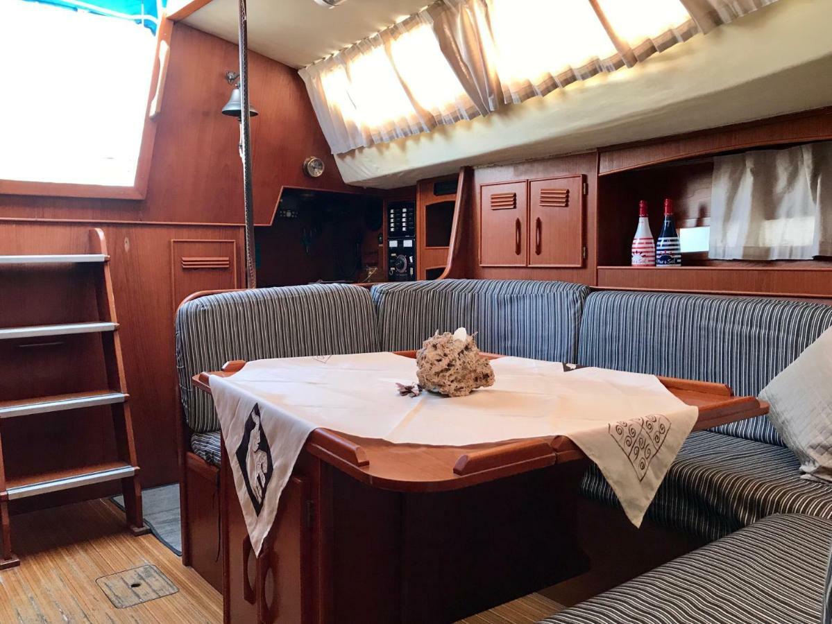 סנט אדריה דה בסוס Sleep & Boats Barcelona City מראה חיצוני תמונה