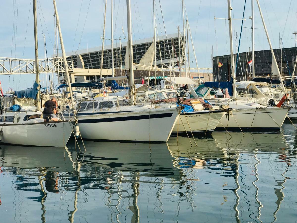 סנט אדריה דה בסוס Sleep & Boats Barcelona City מראה חיצוני תמונה