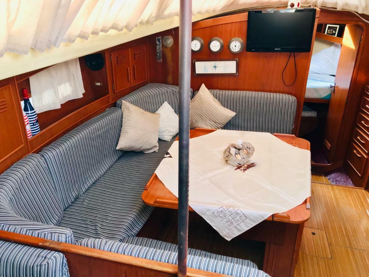 סנט אדריה דה בסוס Sleep & Boats Barcelona City מראה חיצוני תמונה