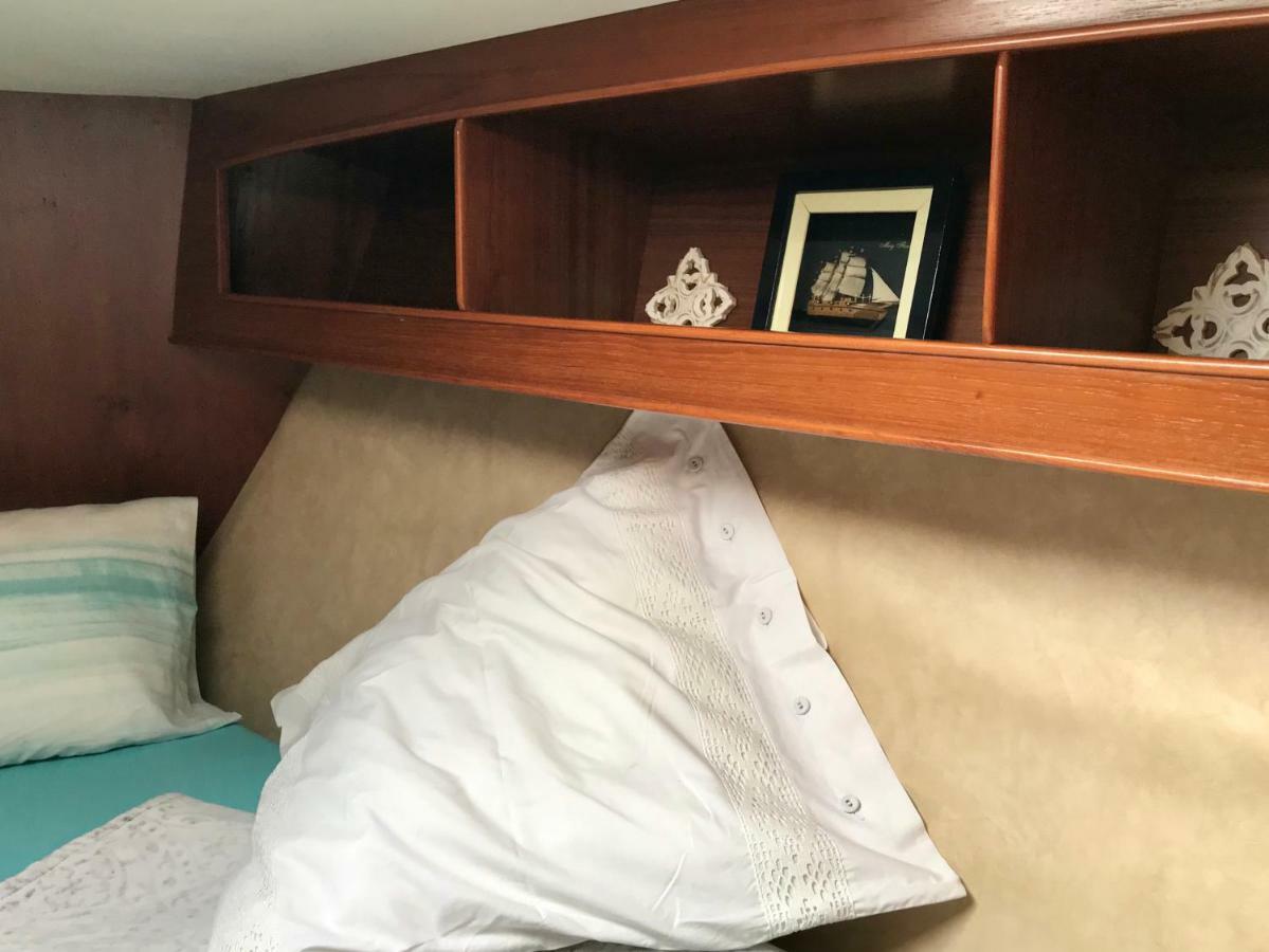 סנט אדריה דה בסוס Sleep & Boats Barcelona City מראה חיצוני תמונה