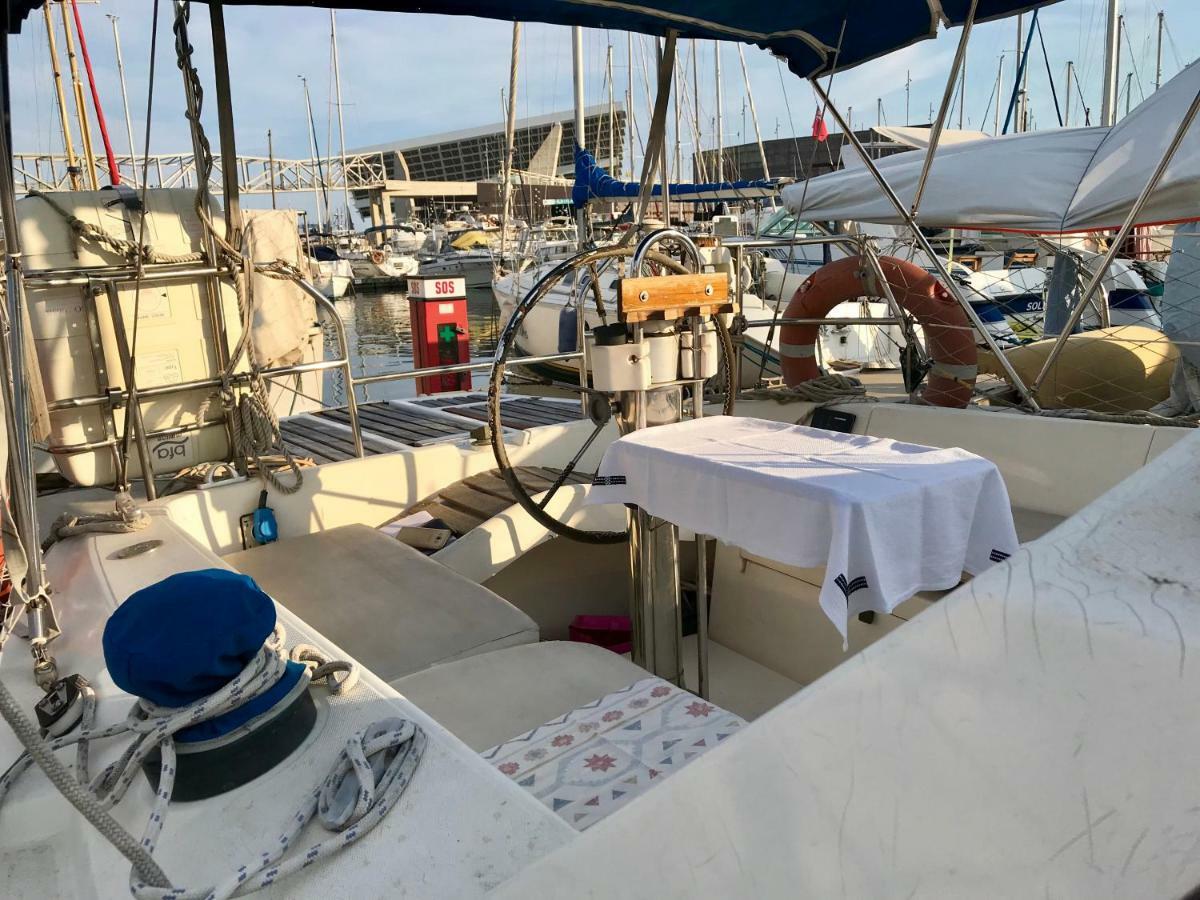 סנט אדריה דה בסוס Sleep & Boats Barcelona City מראה חיצוני תמונה
