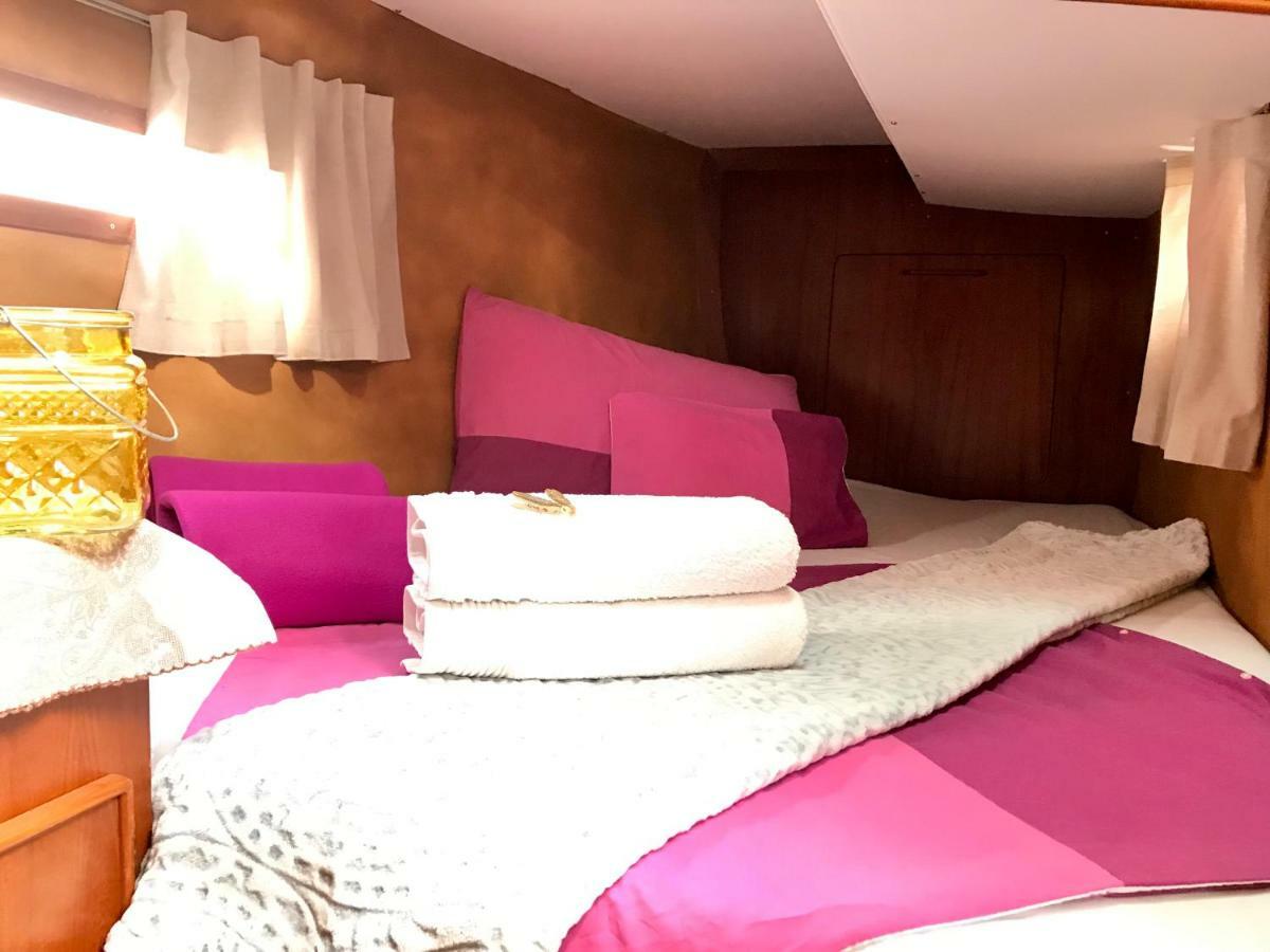 סנט אדריה דה בסוס Sleep & Boats Barcelona City מראה חיצוני תמונה