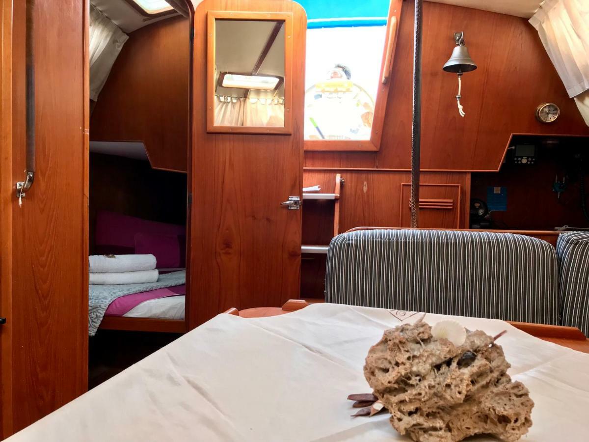 סנט אדריה דה בסוס Sleep & Boats Barcelona City מראה חיצוני תמונה