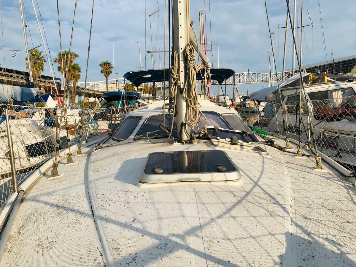 סנט אדריה דה בסוס Sleep & Boats Barcelona City מראה חיצוני תמונה